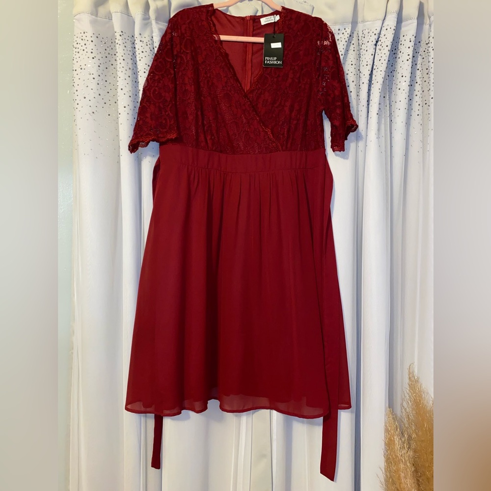 Brand: Pinup Fashion
Size: 16W, PTP- 20”, Length- 42”
Color: Burgundy